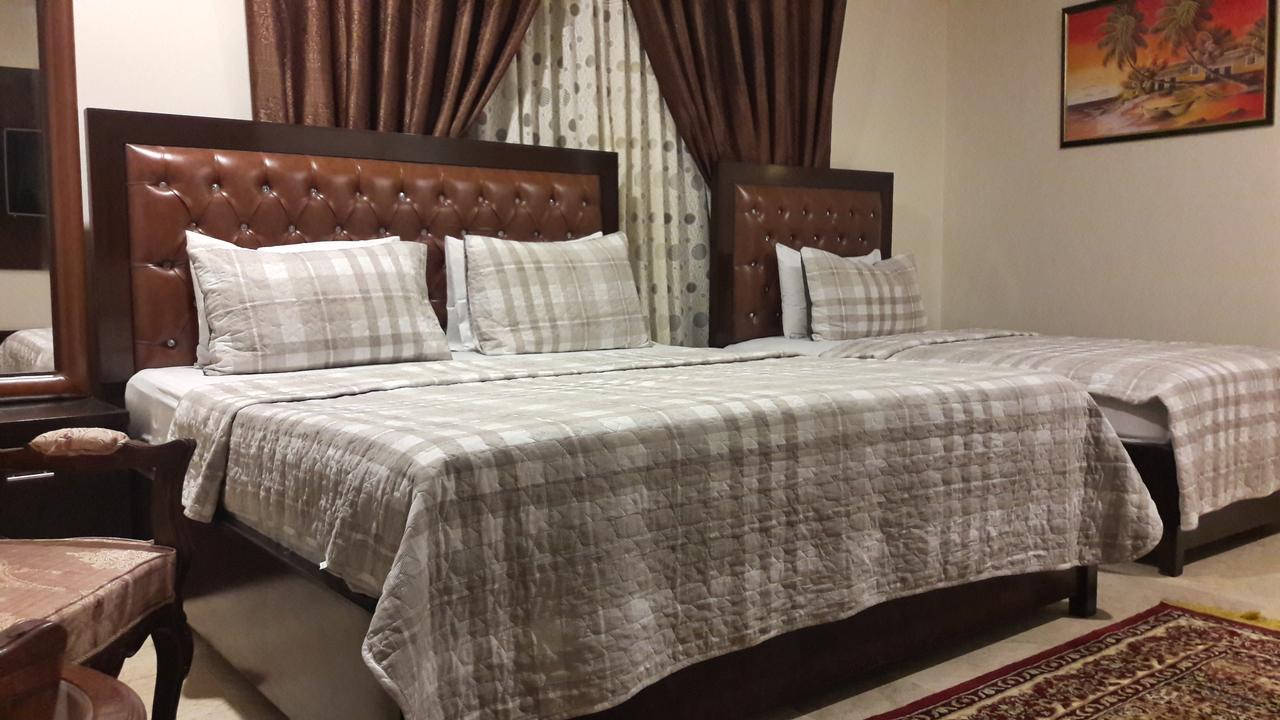 Hotel Seven 7 Karacsi Kültér fotó